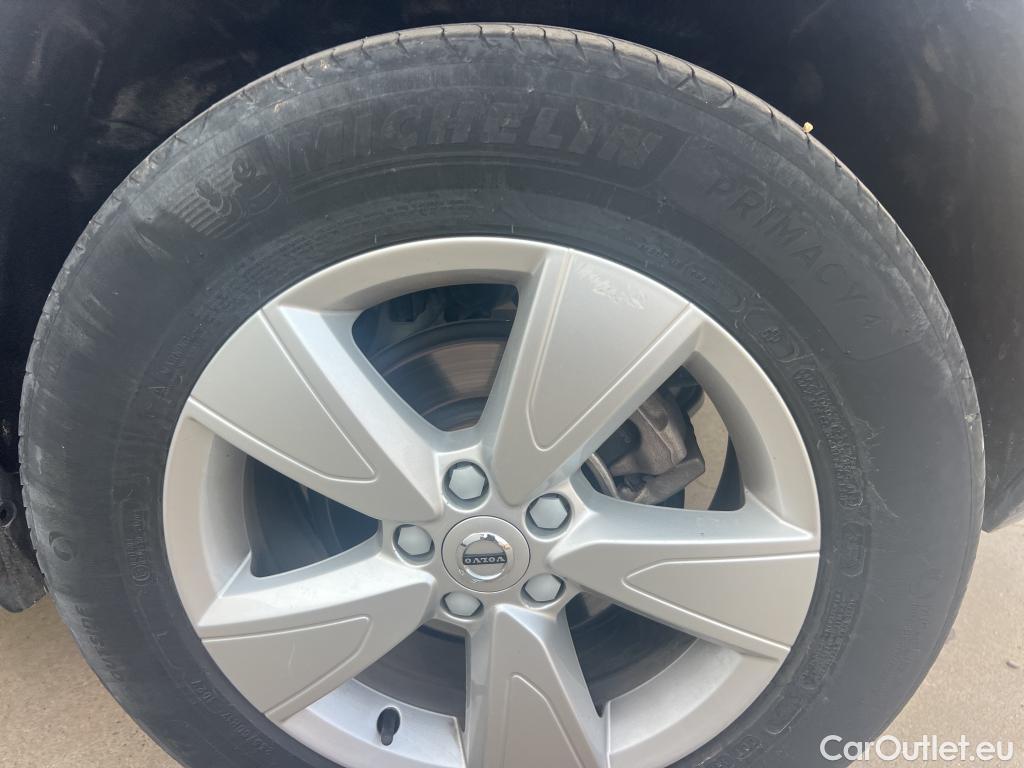  Volvo  XC 40 VOLVO XC40 / 2021 / 5P / todoterreno 1.5 T2 Essential Dark Auto #18