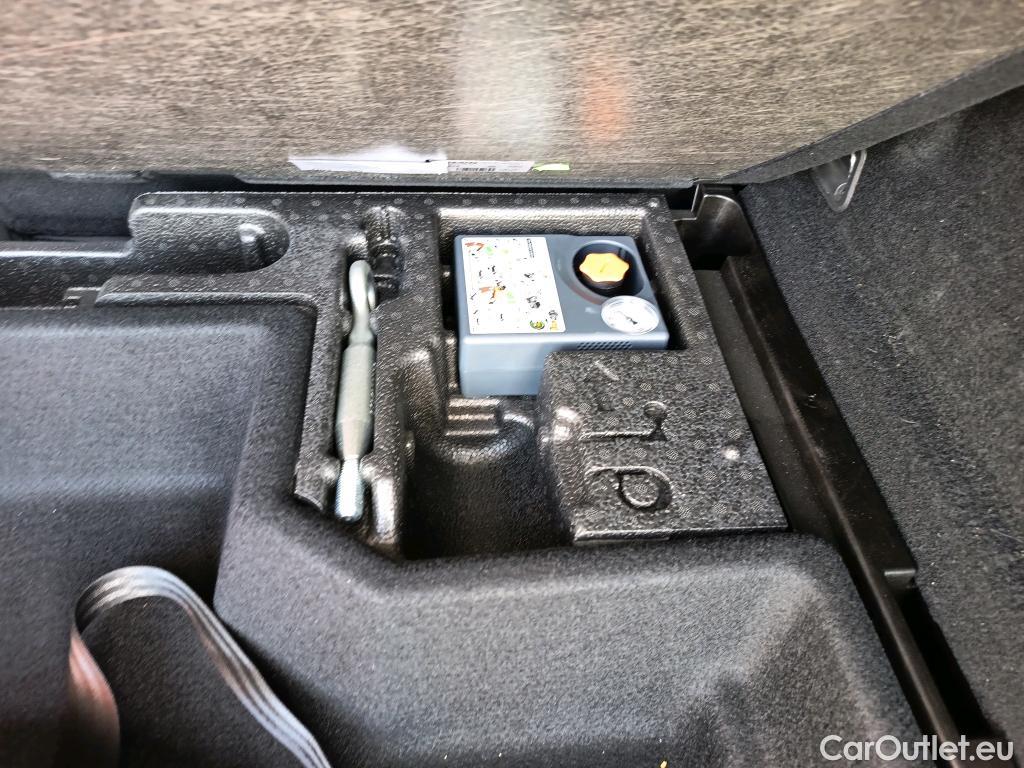  Volvo  XC60 VOLVO  / 2017 / 5P / todoterreno 2.0 B4 D Momentum Pro Auto #1