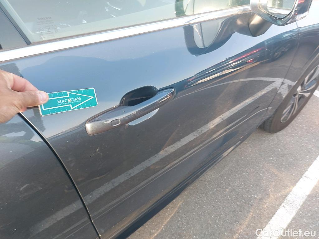  Volvo  XC60 VOLVO  / 2017 / 5P / todoterreno 2.0 B4 G Momentum Pro Auto #5