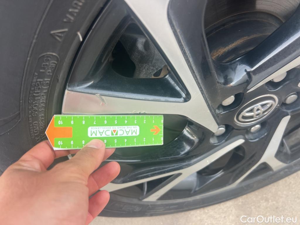  Toyota  C-HR TOYOTA  / 2016 / 5P / todoterreno 1.8 125H Advance (CX) #6