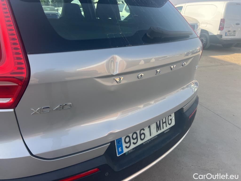  Volvo  XC 40 VOLVO XC40 / 2021 / 5P / todoterreno 1.5 T2 Essential Dark Auto #3