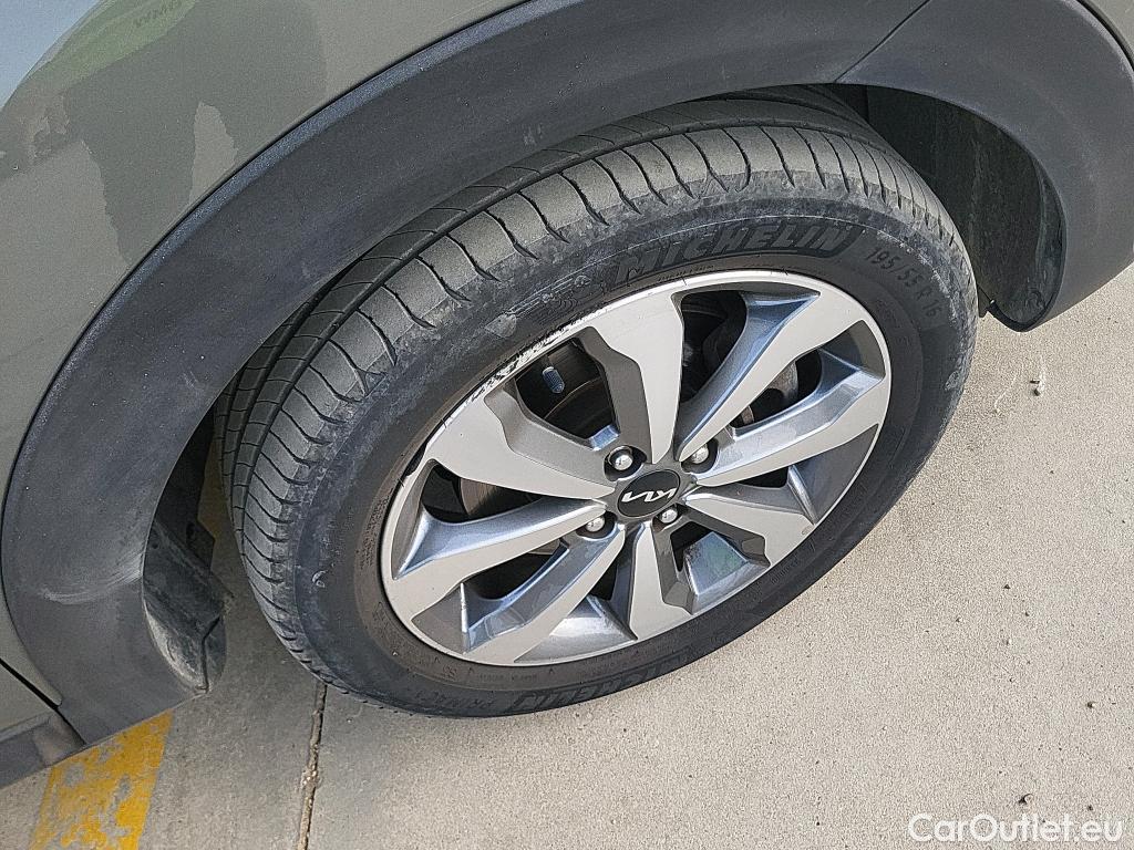  KIA  STONIC KIA  / 2017 / 5P / todoterreno 1.0 T-GDi 88kW (120CV) MHEV iMT Drive #3