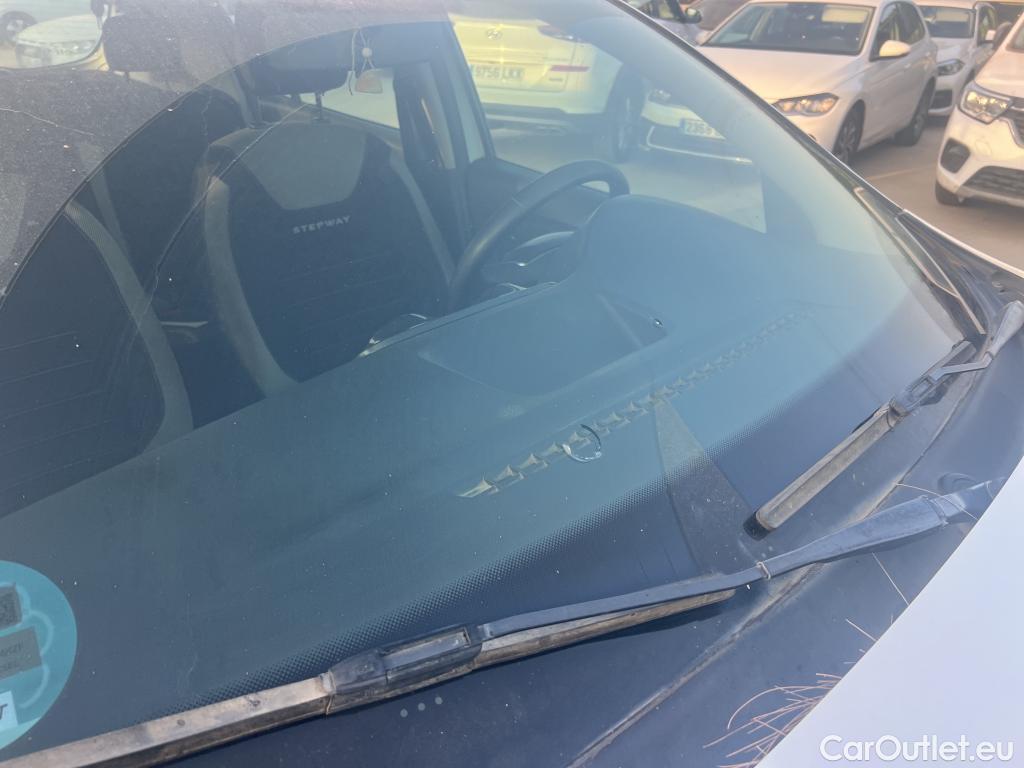 Dacia  Sandero DACIA  / 2016 / 5P / berlina con portón Stepway Essential Blue dCi 70kW (95CV) #3