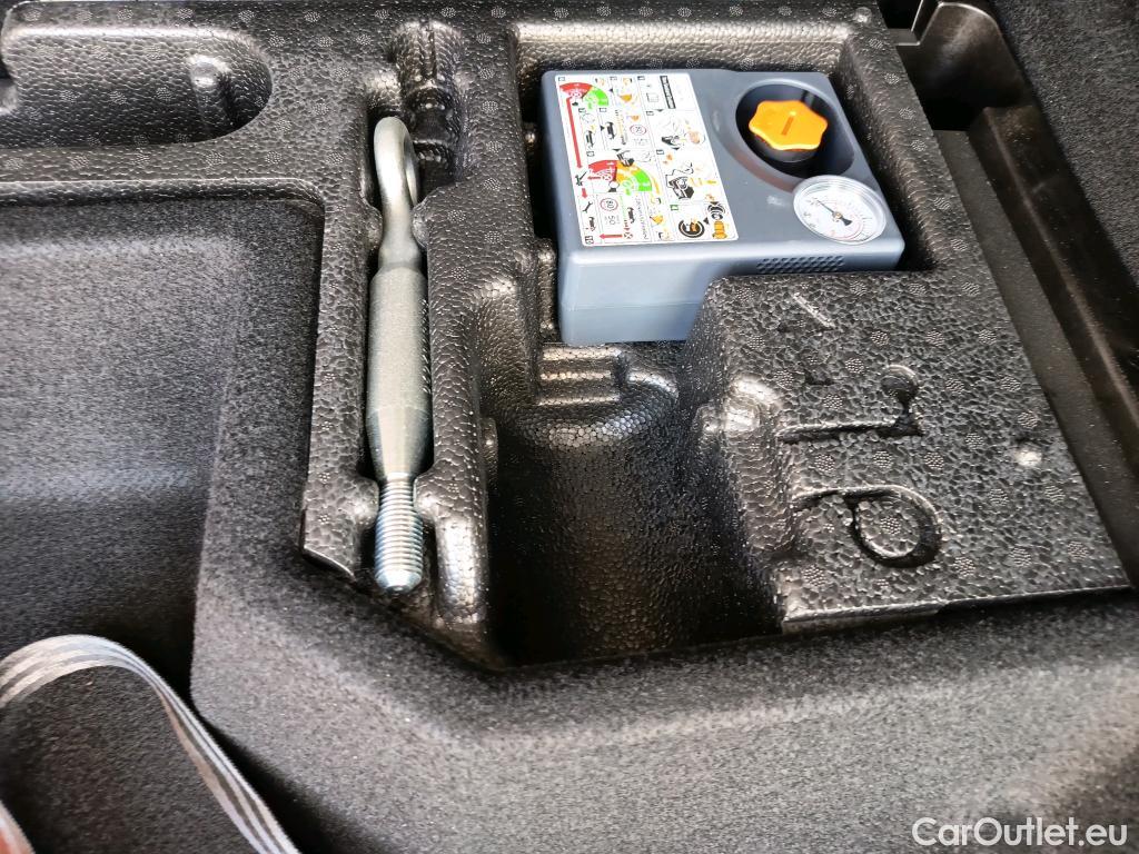  Volvo  XC60 VOLVO  / 2017 / 5P / todoterreno 2.0 B4 D Momentum Pro Auto #2