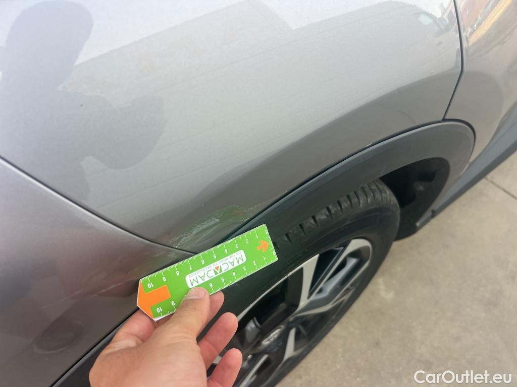  Toyota  C-HR TOYOTA  / 2016 / 5P / todoterreno 1.8 125H Advance (CX) #2