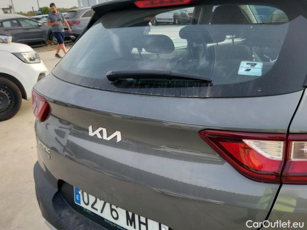  KIA  STONIC KIA  / 2017 / 5P / todoterreno 1.0 T-GDi 88kW (120CV) MHEV iMT Drive #1