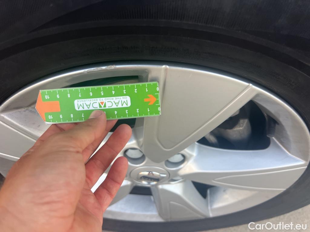  Volvo  XC 40 VOLVO XC40 / 2021 / 5P / todoterreno 1.5 T2 Essential Dark Auto #21