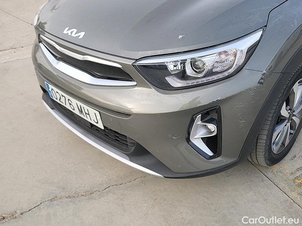  KIA  STONIC KIA  / 2017 / 5P / todoterreno 1.0 T-GDi 88kW (120CV) MHEV iMT Drive #19
