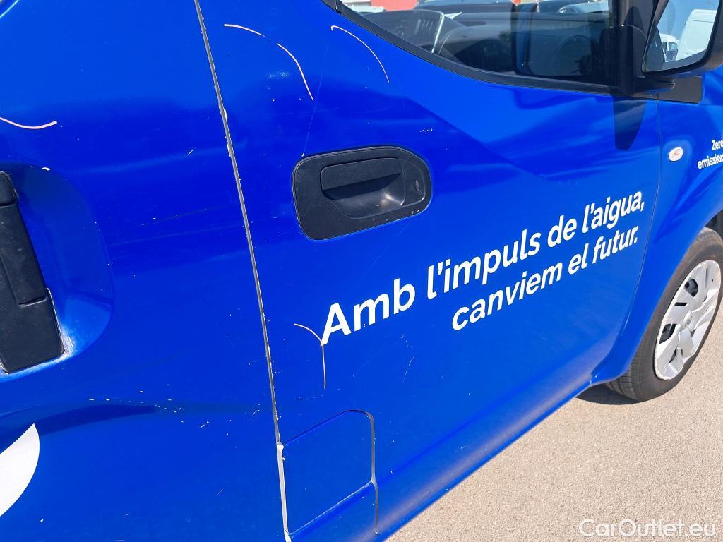  Nissan  NV200 NISSAN E- VU 4p 1G furgón Eléctrica PROFESIONAL Furgón #26