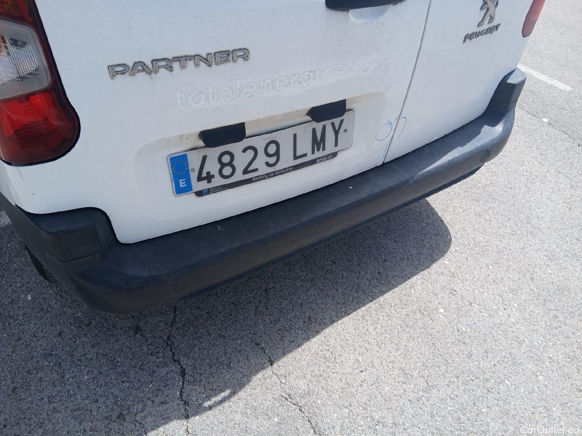  Peugeot  Partner PEUGEOT  / 2018 / 3P / furgón derivado de turismo Pro Standard 600kg BlueHDi 73kW (AC) #26