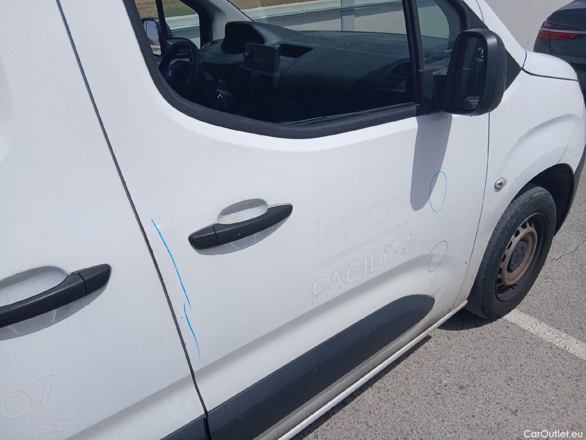  Peugeot  Partner PEUGEOT  / 2018 / 3P / furgón derivado de turismo Pro Standard 600kg BlueHDi 73kW (AC) #36