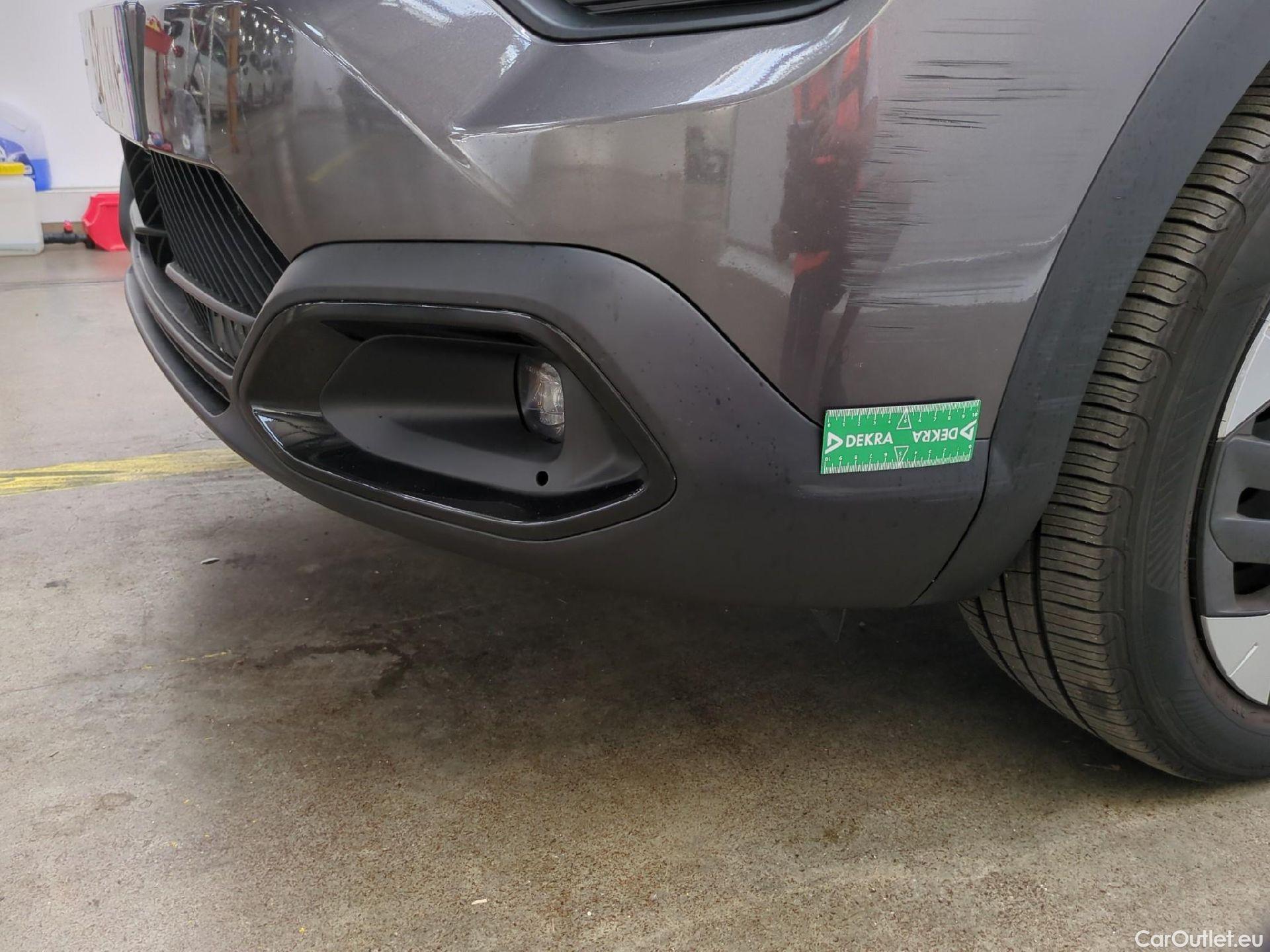  Citroen  C4  Berline Feel 1.2 PureTech 130CV BVA8 6E #5