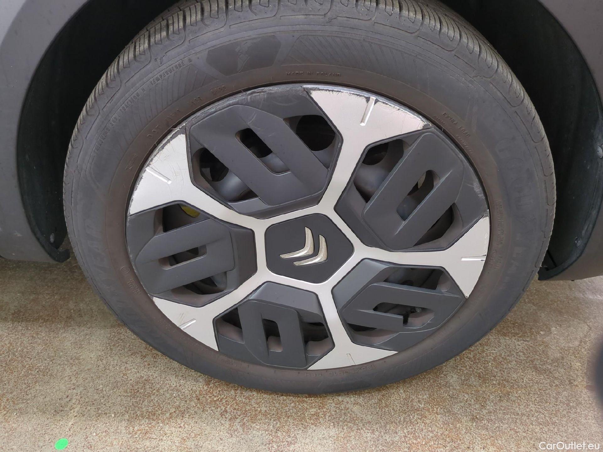  Citroen  C4  Berline Feel 1.2 PureTech 130CV BVA8 6E #19