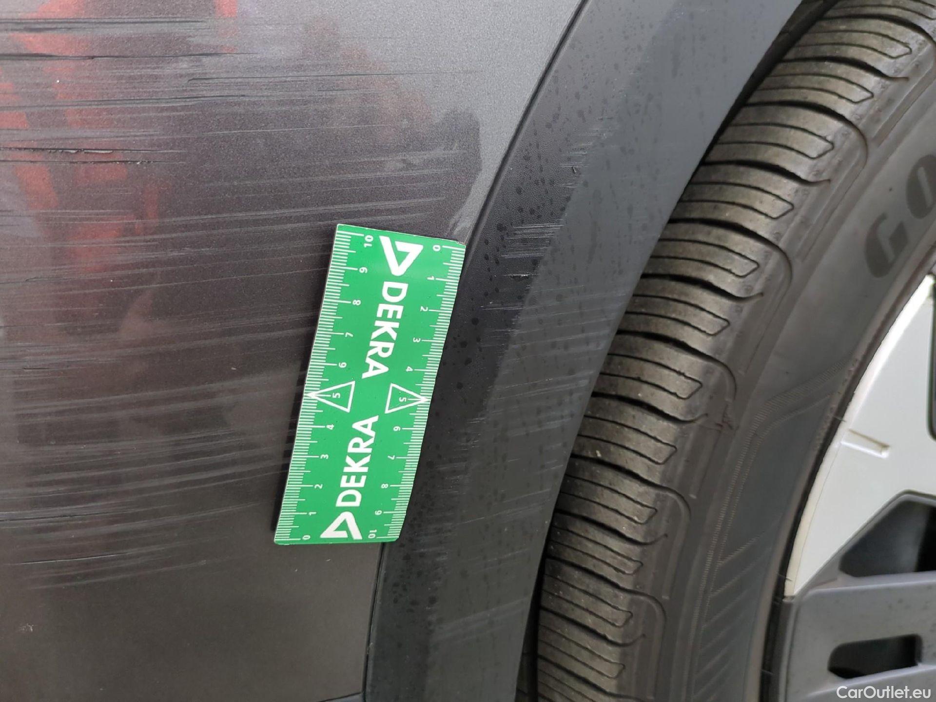  Citroen  C4  Berline Feel 1.2 PureTech 130CV BVA8 6E #4