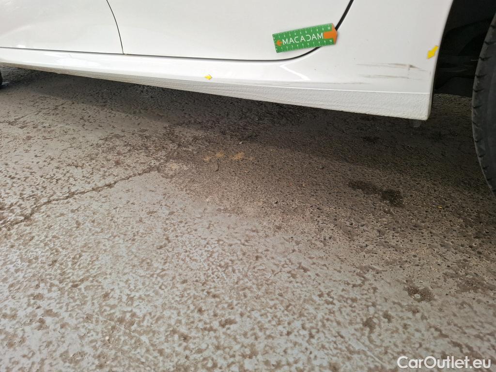  Peugeot  208  Allure 1.2 PureTech 100CV BVM6 E6d #3