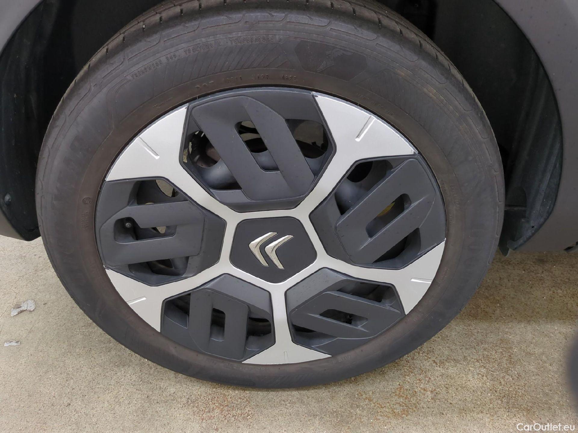  Citroen  C4  Berline Feel 1.2 PureTech 130CV BVA8 6E #16