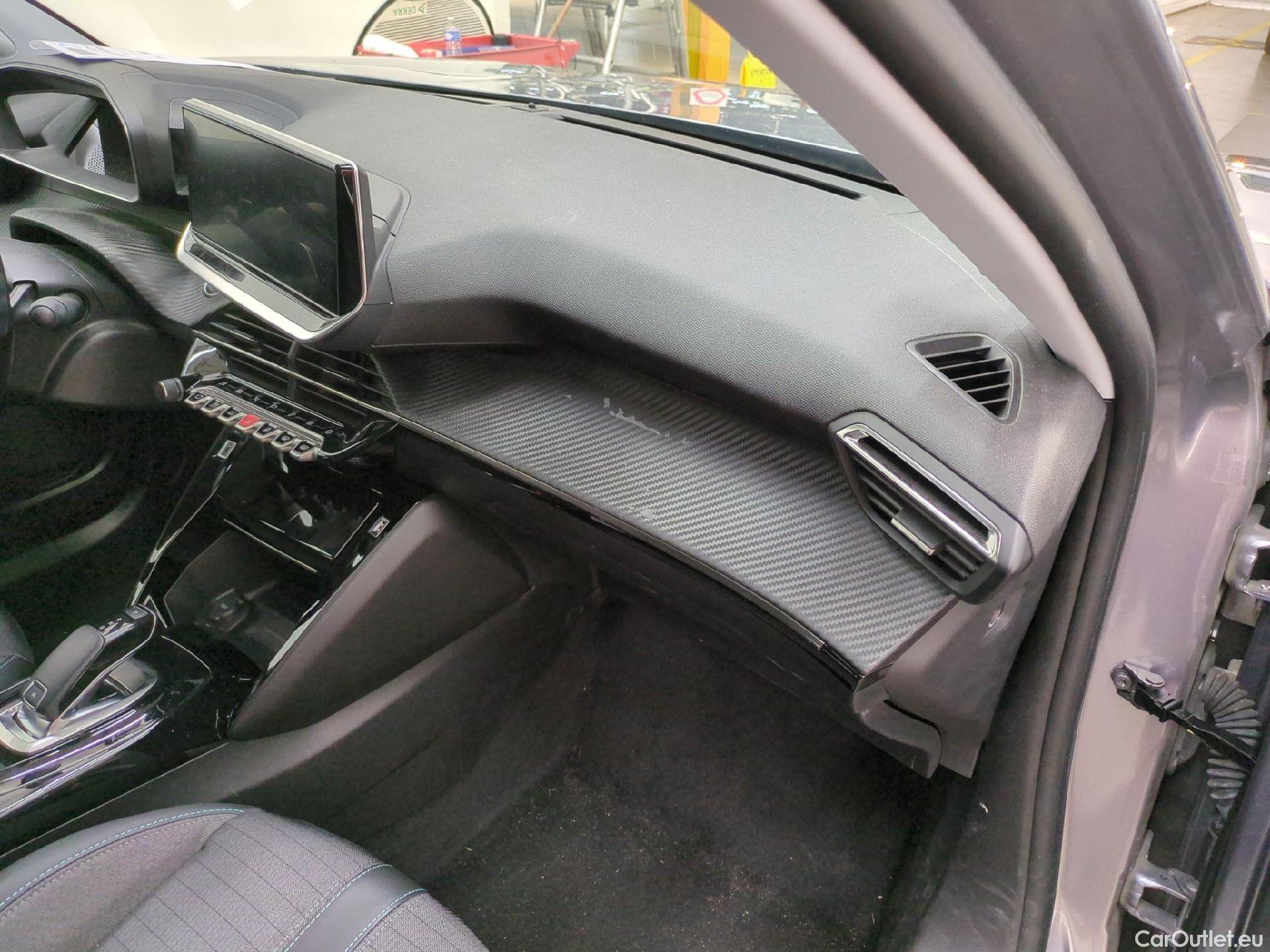 Peugeot  2008  Allure Business 1.2 PureTech 130CV BVA8 E6d #26