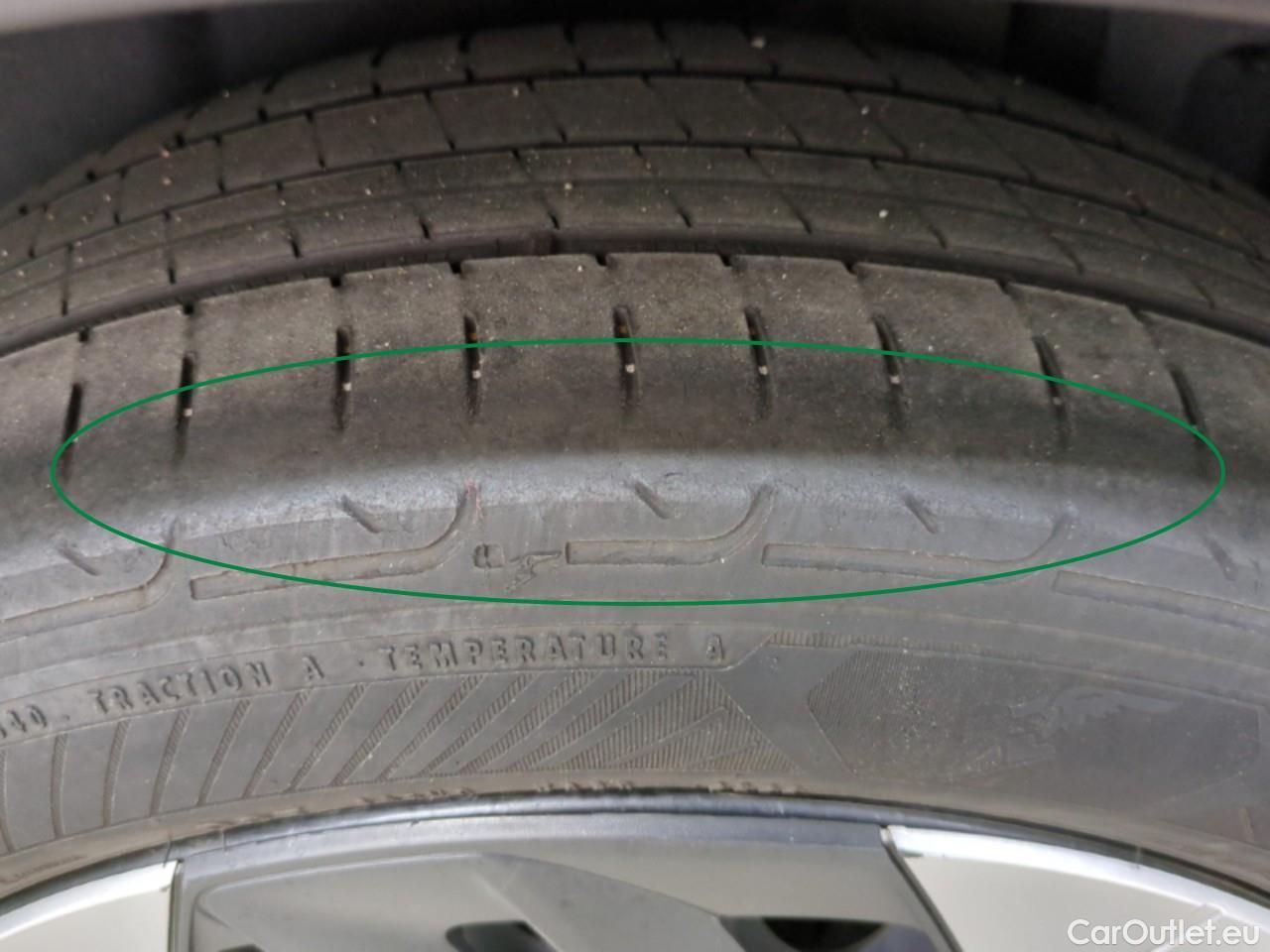  Citroen  C4  Berline Feel 1.2 PureTech 130CV BVA8 6E #1
