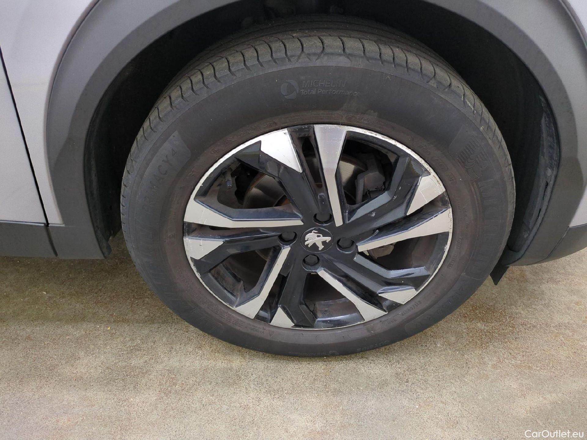  Peugeot  2008  Allure Business 1.2 PureTech 130CV BVA8 E6d #14