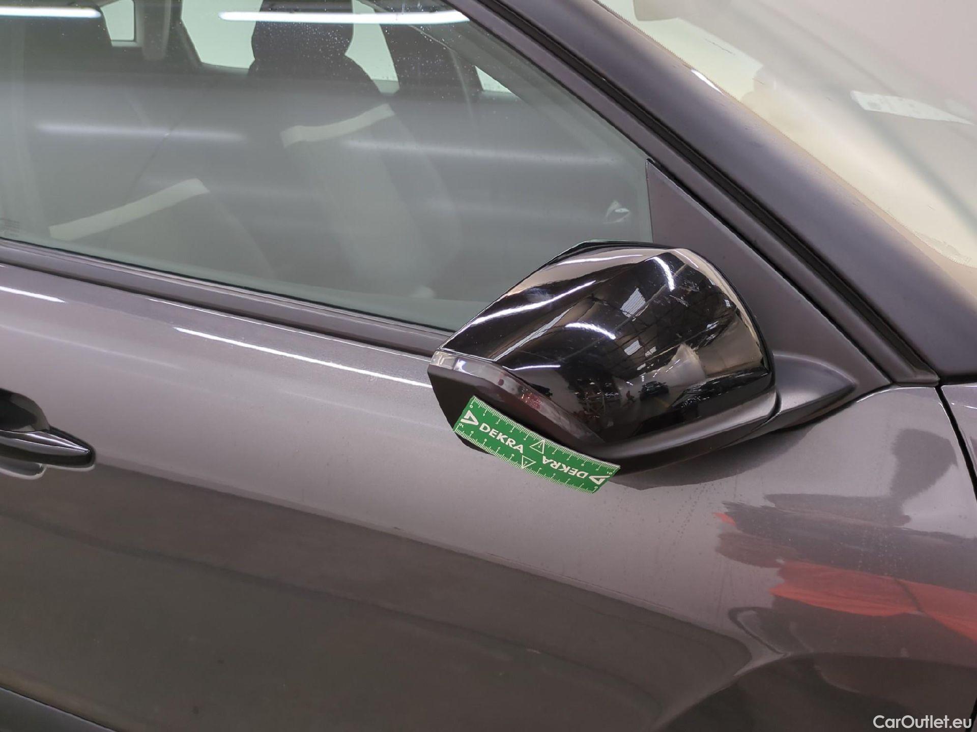  Citroen  C4  Berline Feel 1.2 PureTech 130CV BVA8 6E #17