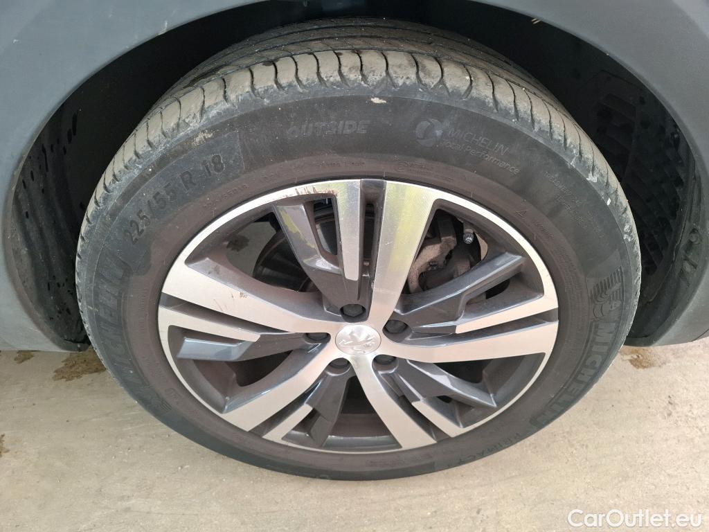  Peugeot  3008  II Allure 1.2 PureTech 130CV BVM6 E6d #23