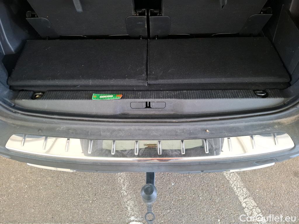 Peugeot  5008  GT Pack 2.0 HDi 175CV BVA8 7 Sieges E6d #105
