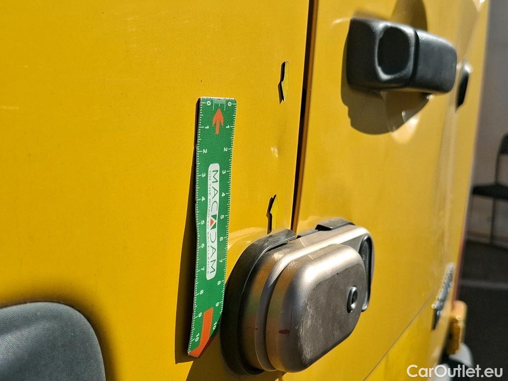  Renault  Master RENAULT  / 2019 / 4P / Fourgon tôlé FG Z.E.Tr CF F3100 L3H2 R75 AI - 19 #107