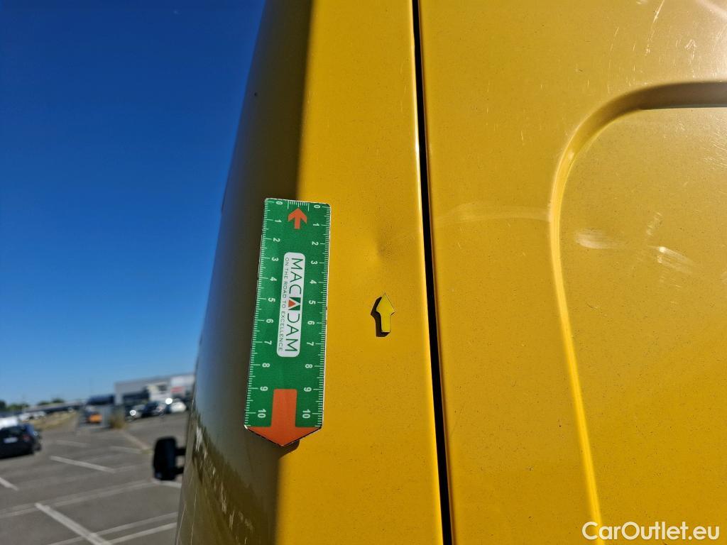  Renault  Master RENAULT  / 2019 / 4P / Fourgon tôlé FG Z.E.Tr CF F3100 L3H2 R75 AI - 19 #52