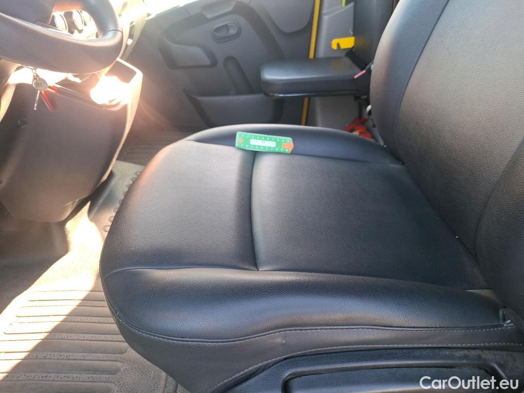  Renault  Master RENAULT  / 2019 / 4P / Fourgon tôlé FG Z.E.Tr CF F3100 L3H2 R75 AI - 19 #79