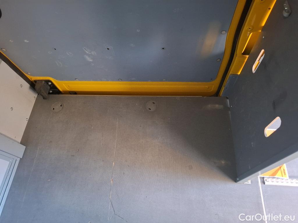  Renault  Master RENAULT  / 2019 / 4P / Fourgon tôlé FG Z.E.Tr CF F3100 L3H2 R75 AI - 19 #57