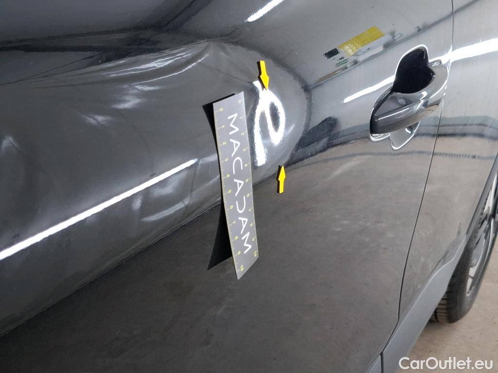  Citroen  C4 CITROEN  X / 2022 / 4P / Berline PureTech 130 S&S EAT8 Shine #2