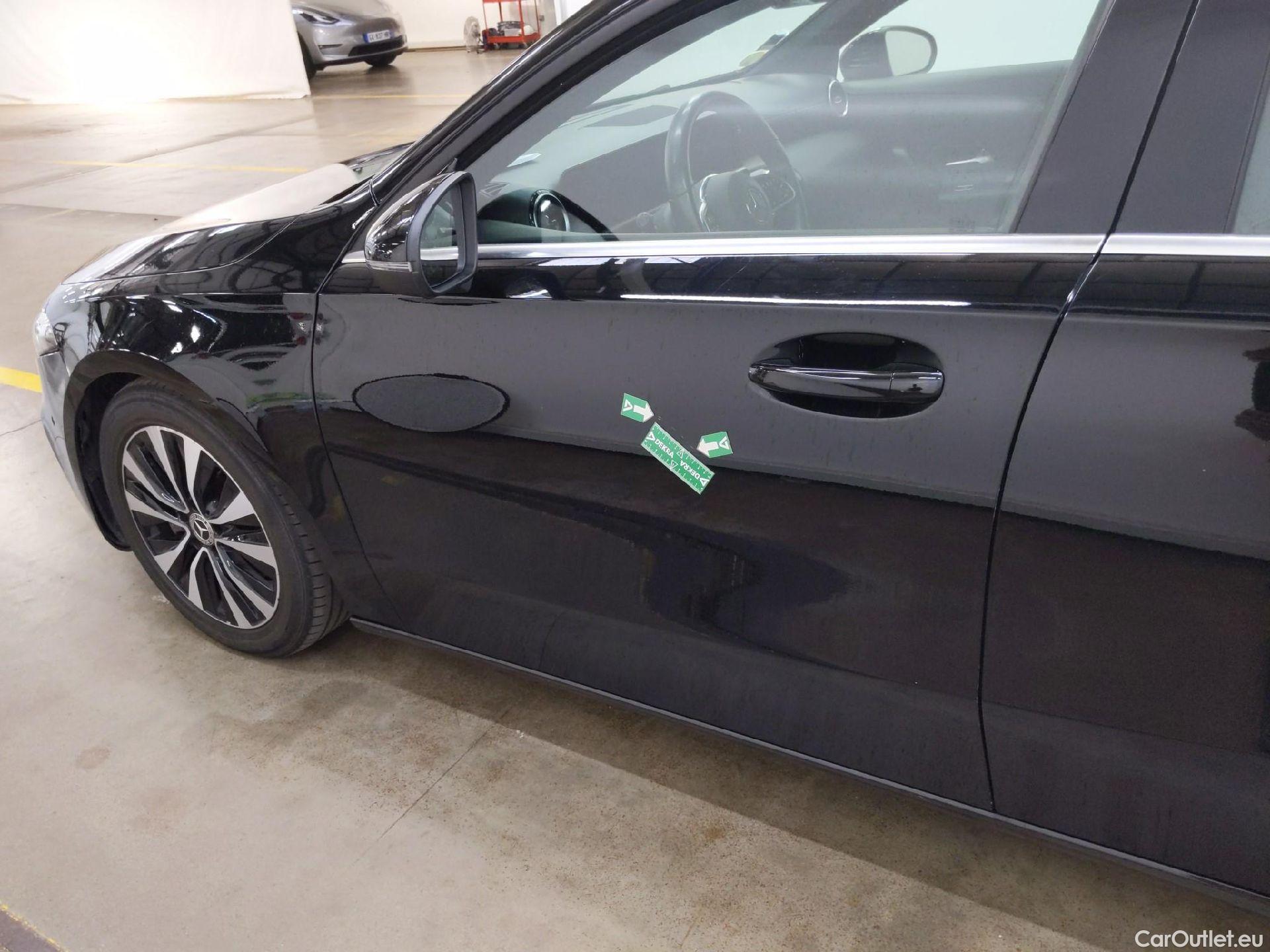  Mercedes  A-Klasse MERCEDES-BENZ Classe A Compact / 2018 / 5P / Berline A 200 d Business Line 8G-DCT #14