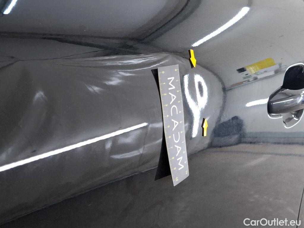  Citroen  C4 CITROEN  X / 2022 / 4P / Berline PureTech 130 S&S EAT8 Shine #3