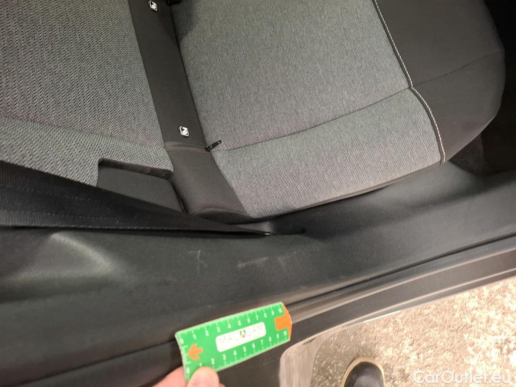  Citroen  C4 CITROEN  / 2020 / 5P / Berline PureTech 100 S&S BVM6 Live Pack Business #4
