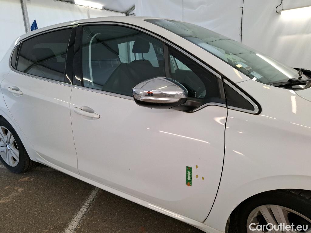  Peugeot  208 PEUGEOT  / 2015 / 5P / Berline &BLUEHDI 100 S&S ALLURE BUSINESS #36