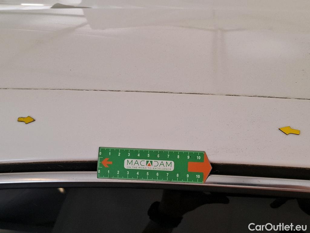  Peugeot  208 PEUGEOT  / 2015 / 5P / Berline &BLUEHDI 100 S&S ALLURE BUSINESS #54