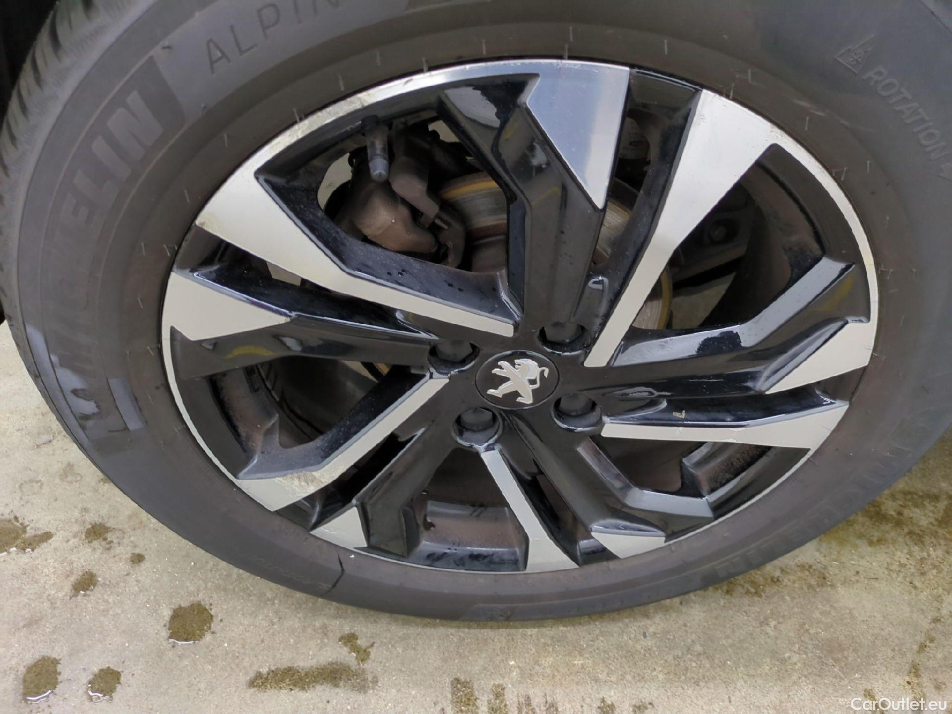  Peugeot  2008  Allure 1.2 PureTech 100CV BVM6 E6d  #10