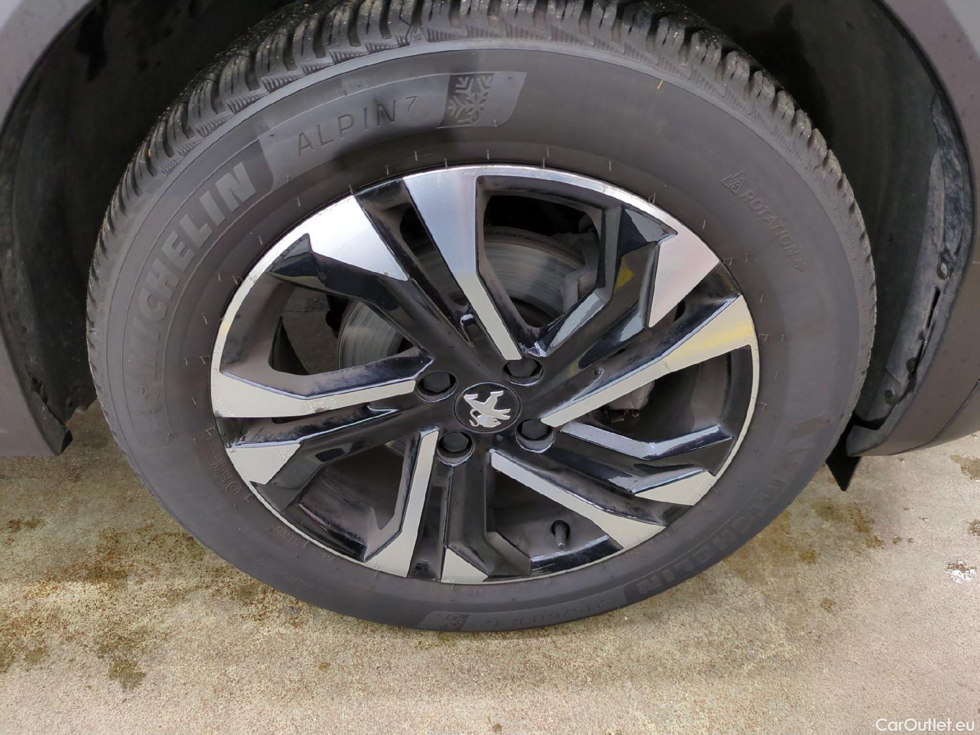  Peugeot  2008  Allure 1.2 PureTech 100CV BVM6 E6d  #5