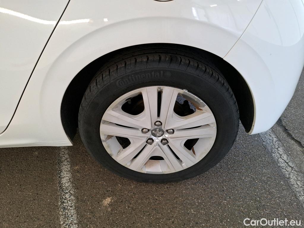  Peugeot  208 PEUGEOT  / 2015 / 5P / Berline &BLUEHDI 100 S&S ALLURE BUSINESS #84