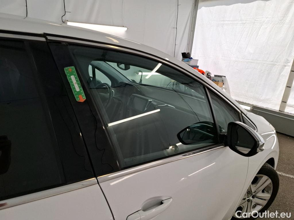  Peugeot  208 PEUGEOT  / 2015 / 5P / Berline &BLUEHDI 100 S&S ALLURE BUSINESS #15