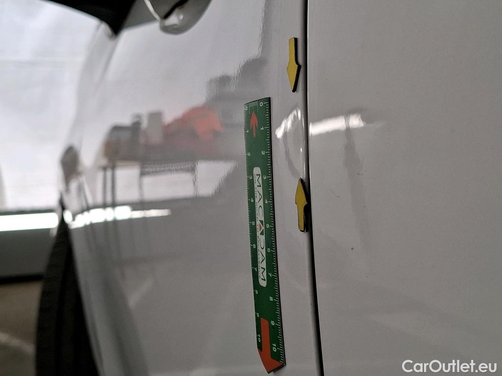  Peugeot  208 PEUGEOT  / 2015 / 5P / Berline &BLUEHDI 100 S&S ALLURE BUSINESS #27