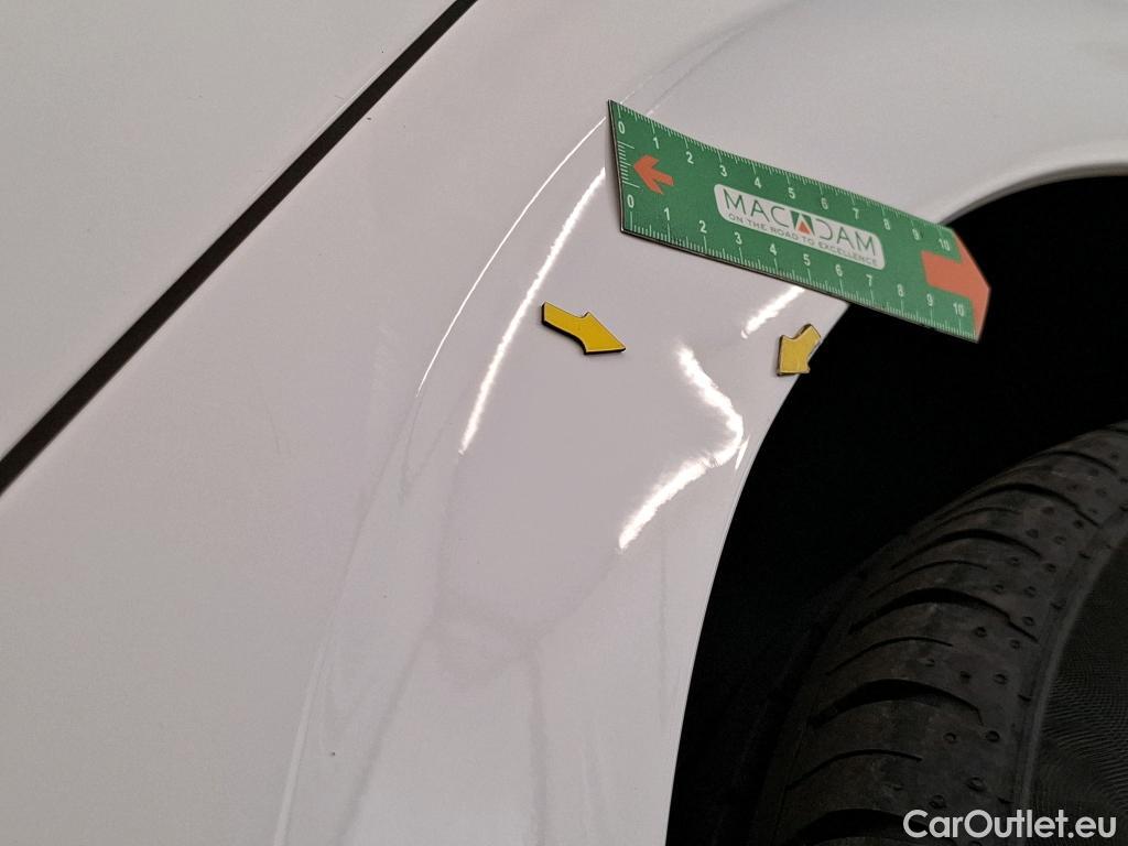  Peugeot  208 PEUGEOT  / 2015 / 5P / Berline &BLUEHDI 100 S&S ALLURE BUSINESS #23