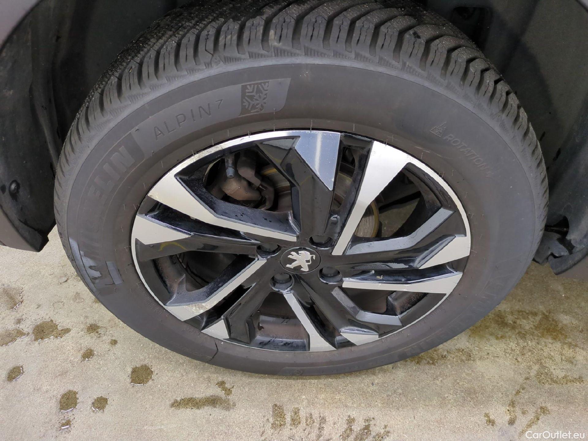  Peugeot  2008  Allure 1.2 PureTech 100CV BVM6 E6d  #8