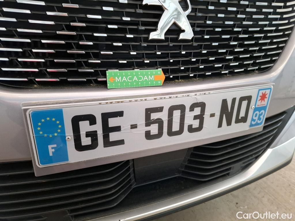  Peugeot  2008 PEUGEOT  / 2019 / 5P / Crossover PureTech 130 S&S EAT8 ALLURE PACK #25