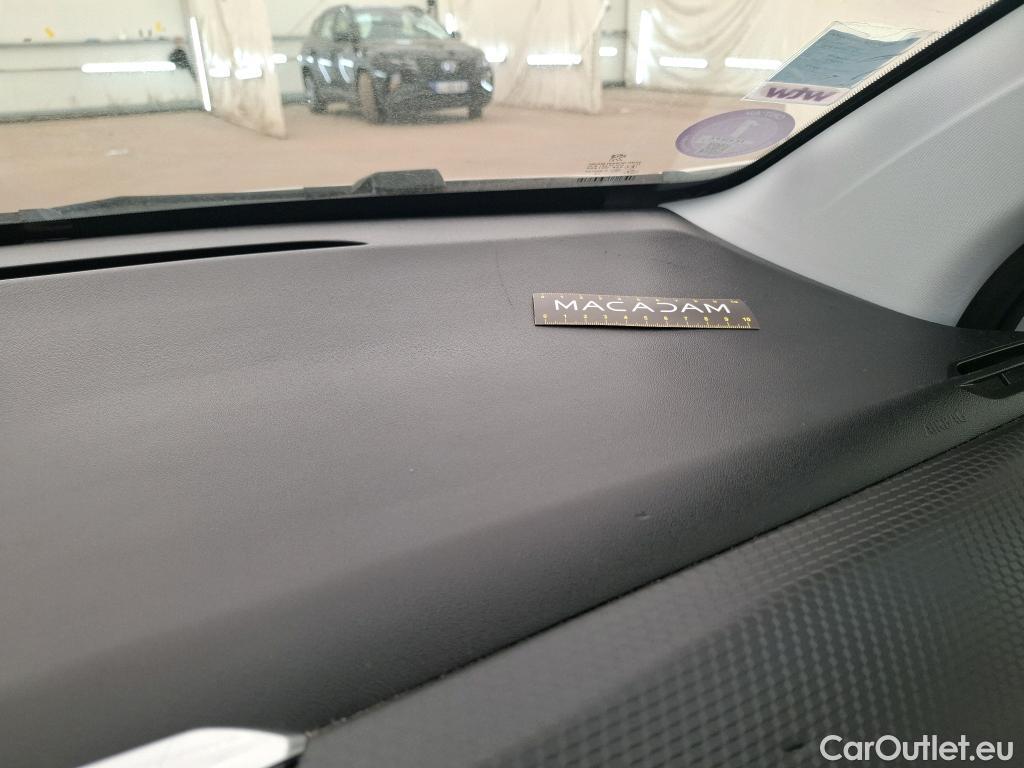  Peugeot  208 PEUGEOT  5p Berline Puretech 110 EU6.c S&S ALLU BUS #1