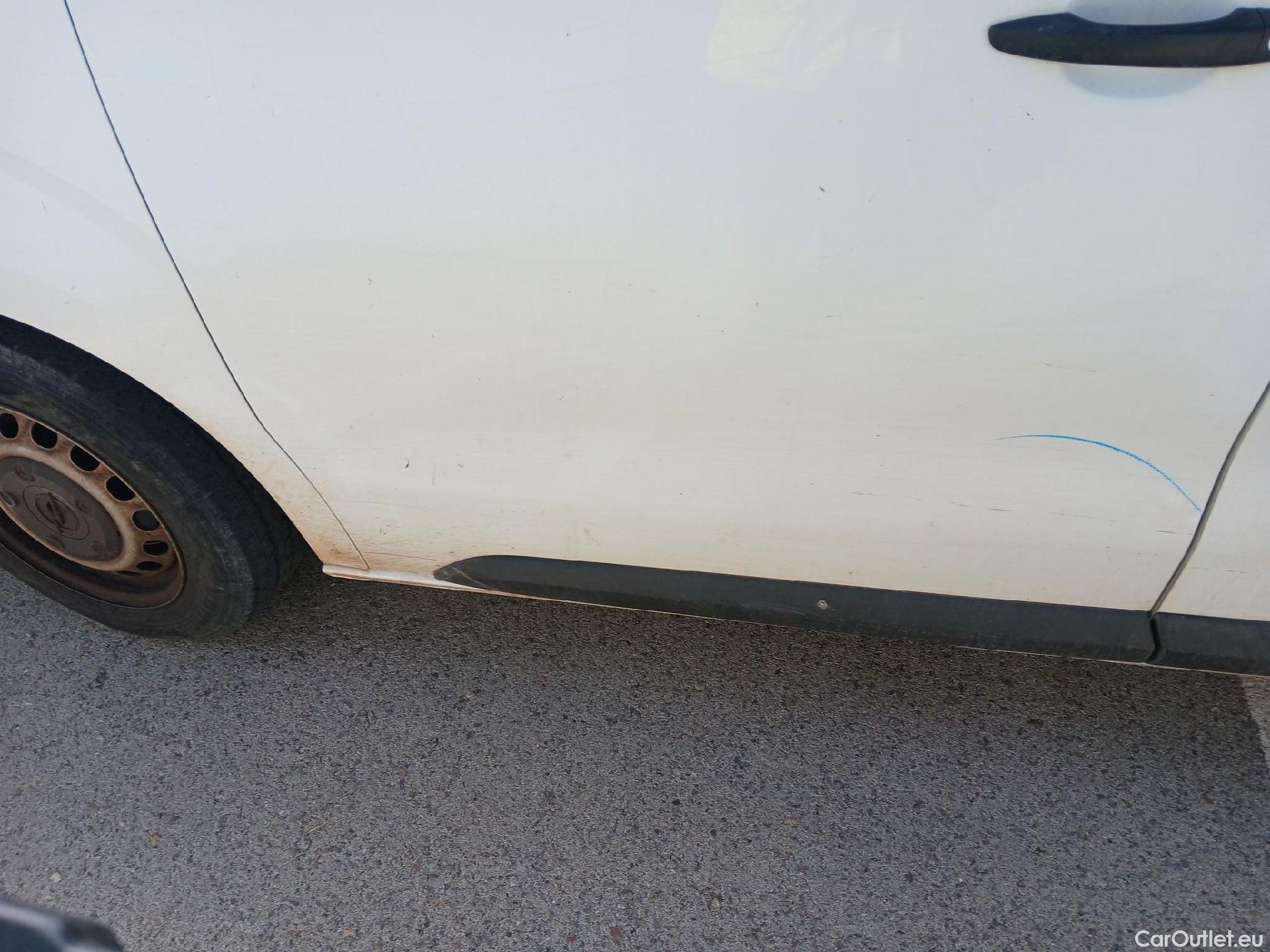  Opel  Vivaro OPEL  / 2019 / 4P / furgón 1.5 Diésel 74kW (100CV) M Std Express (AC) #33