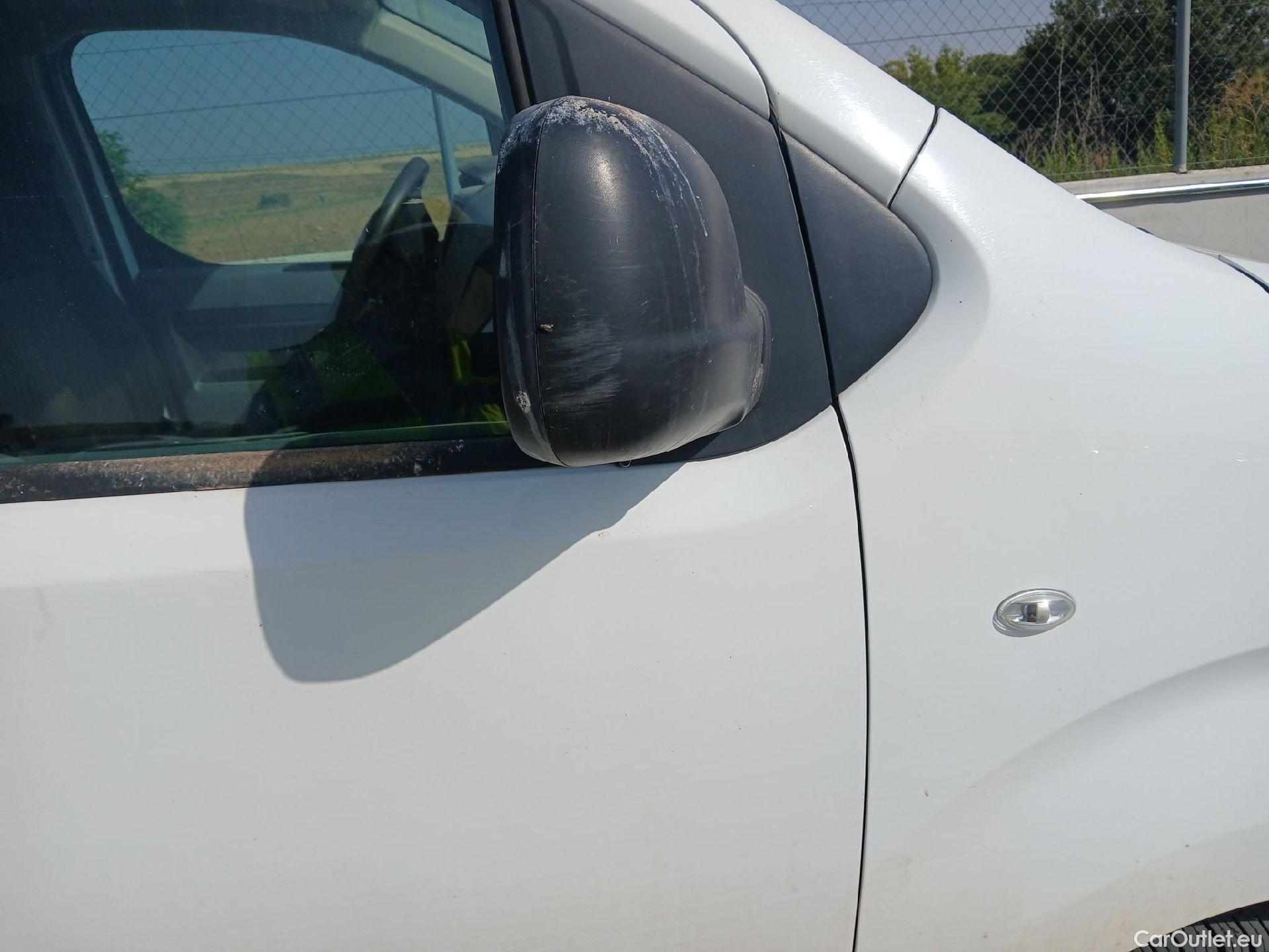  Opel  Vivaro OPEL  / 2019 / 4P / furgón 1.5 Diésel 74kW (100CV) M Std Express (AC) #57