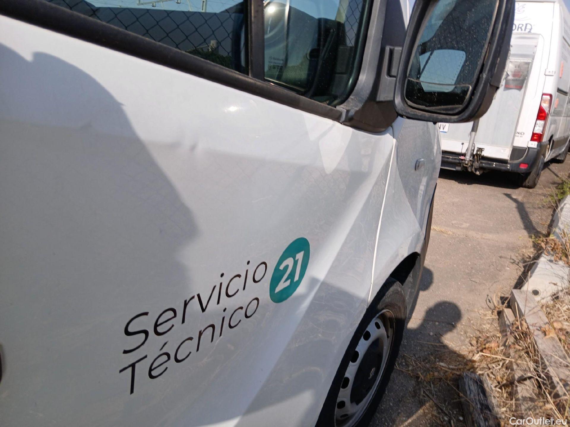  Opel  Vivaro OPEL  / 2014 / 4P / furgón 1.6CDTI 88kW (120CV) Expressio L1H1 2.9t #77