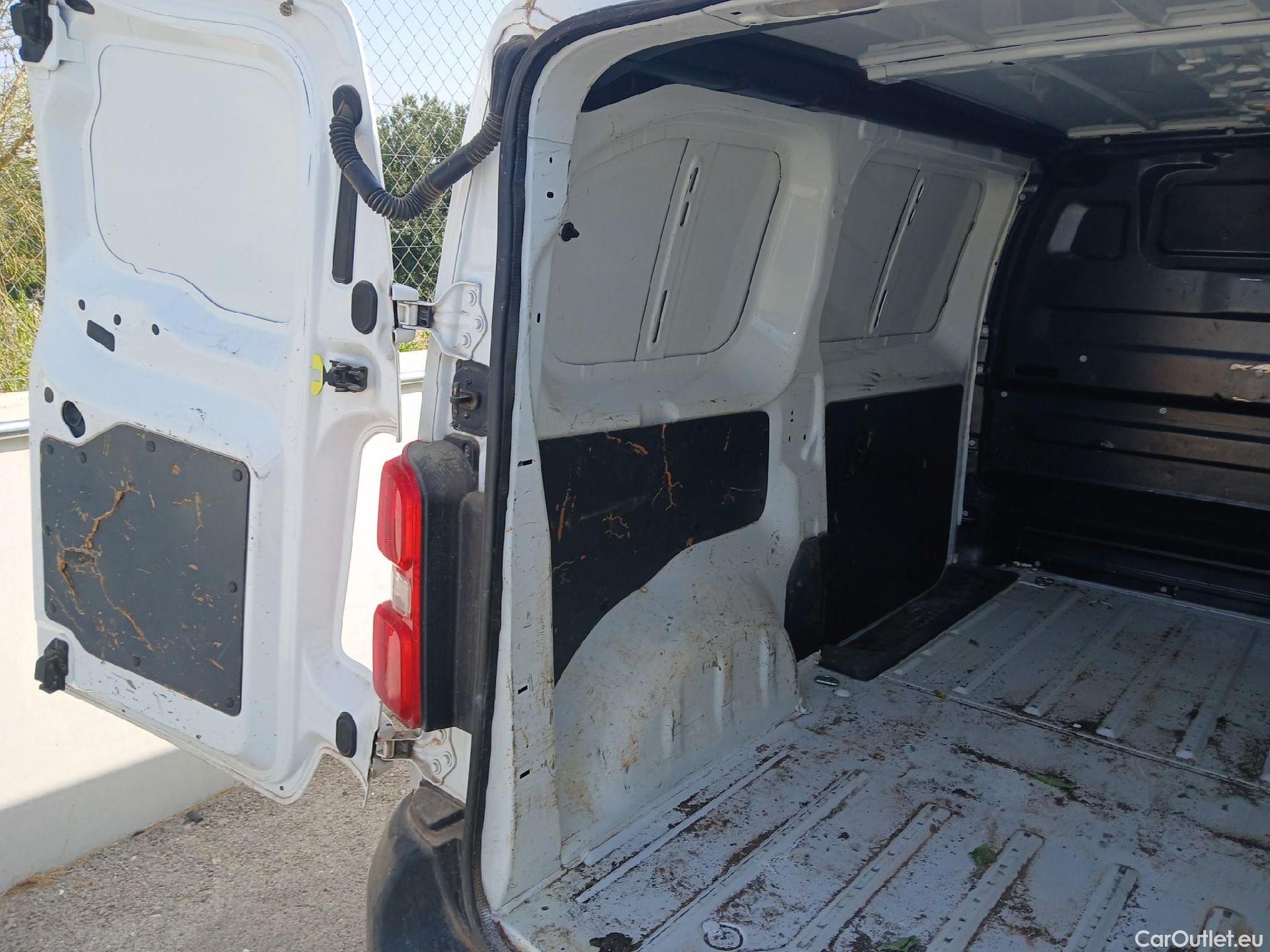  Opel  Vivaro OPEL  / 2019 / 4P / furgón 1.5 Diésel 74kW (100CV) M Std Express (AC) #13