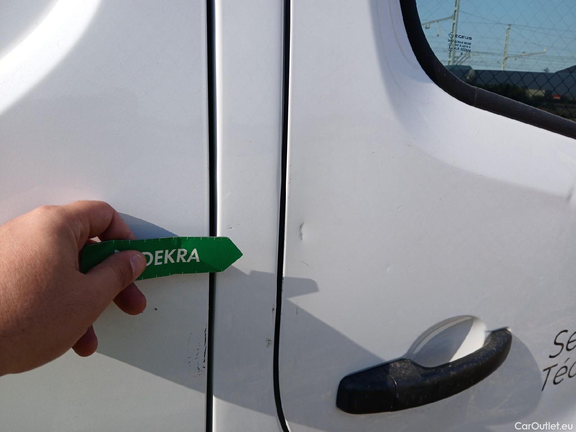  Opel  Vivaro OPEL  / 2014 / 4P / furgón 1.6CDTI 88kW (120CV) Expressio L1H1 2.9t #76